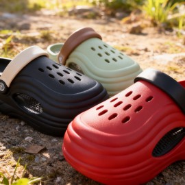 Couple's Clog Shoes for Women Summer New Style Outdoor Non-Slip Breathable EVA Sandals Men's Closed-Toe Thick-Soled Slippers, Women Shoes